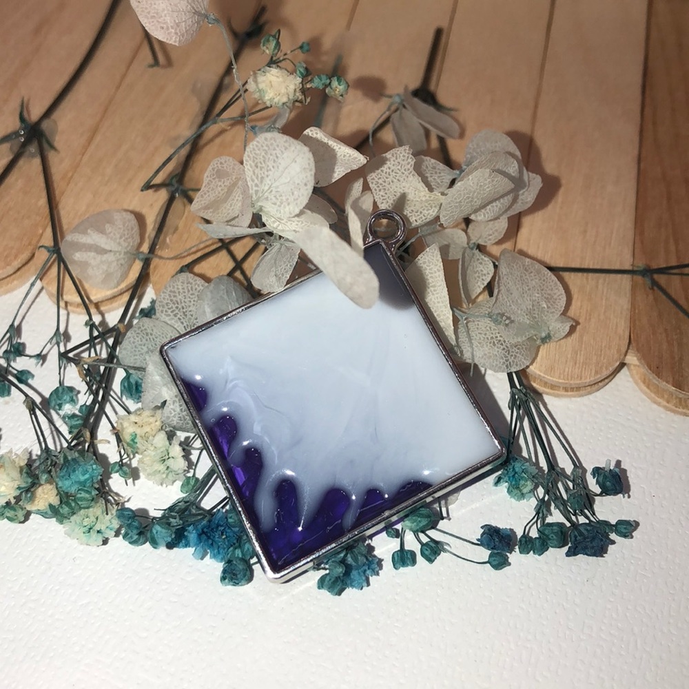 Cake Frosting Violet pendant